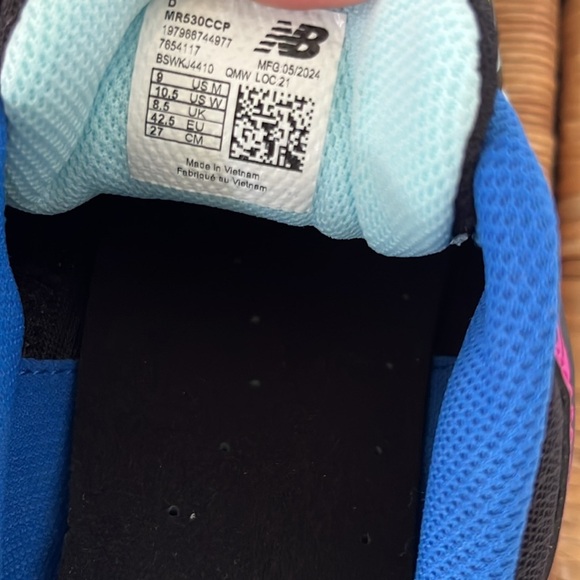 New Balance 530 Sneaker Neon Lights Size 9 Men’s or 10.5 Women’s NEW - Picture 13 of 13